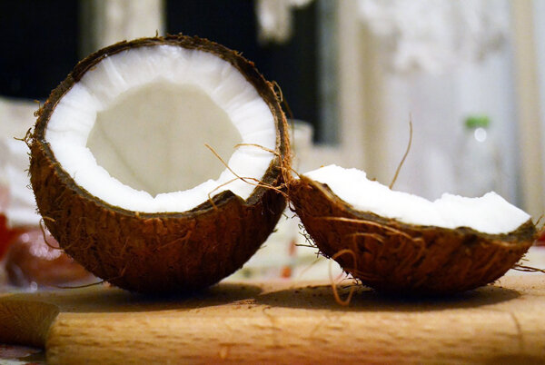 how to prepare a coconut